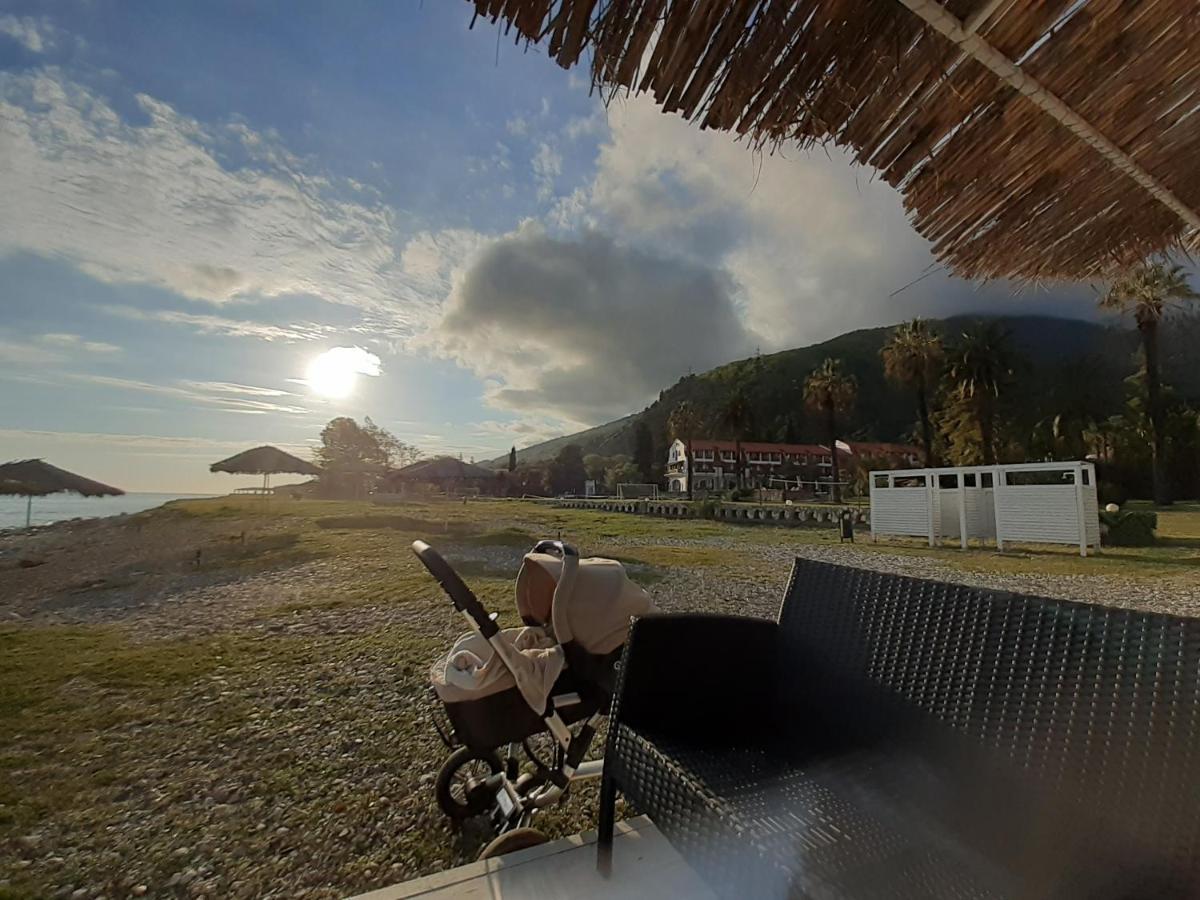 Guest House Ahan Гагра Екстериор снимка